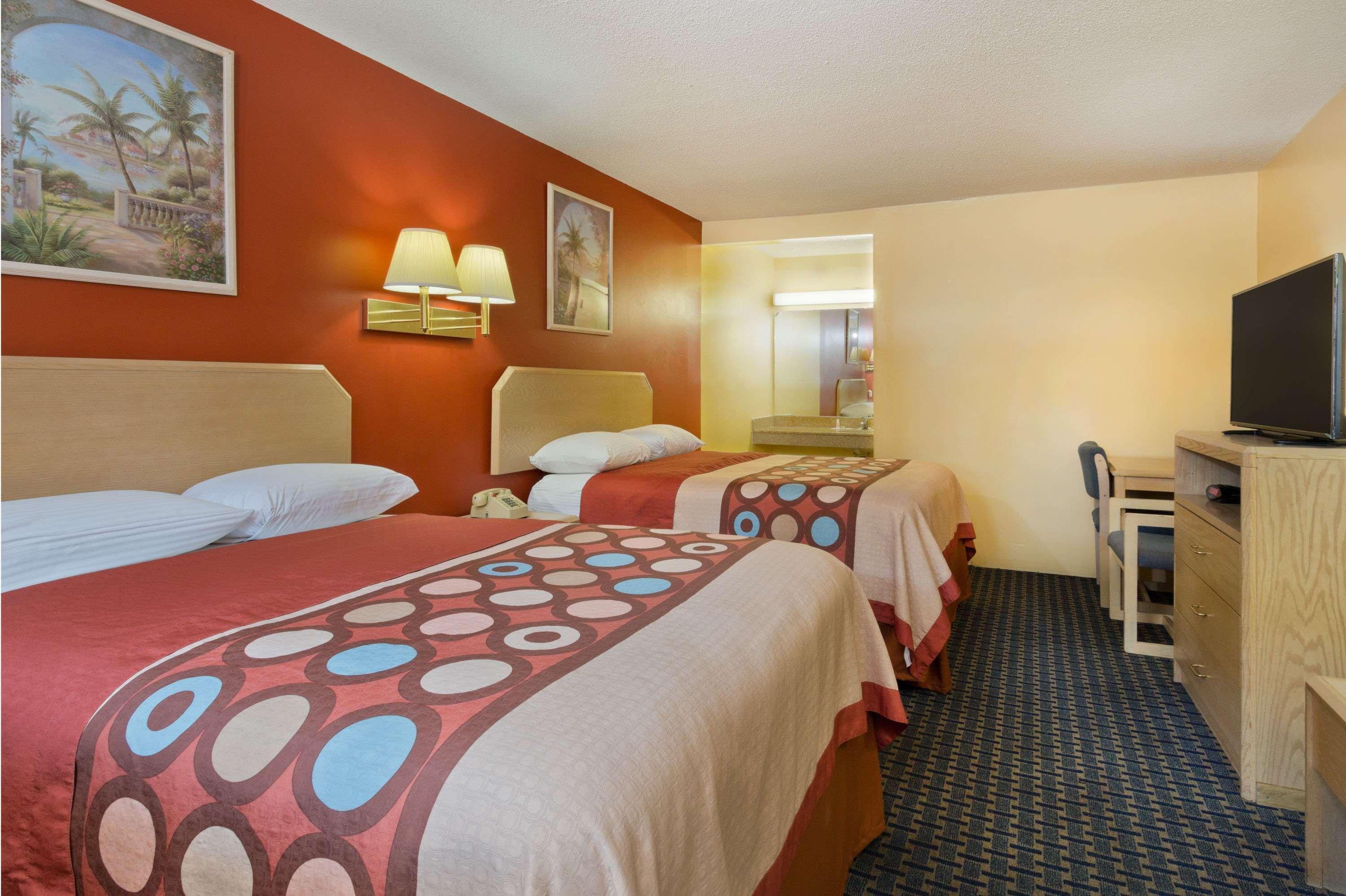 Super 8 By Wyndham Chipley Hotel Luaran gambar