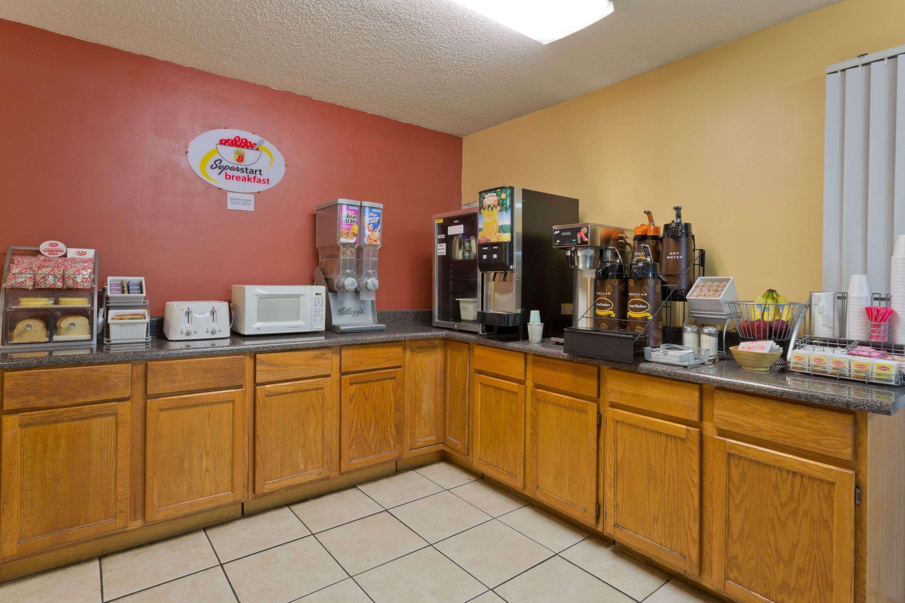 Super 8 By Wyndham Chipley Hotel Luaran gambar
